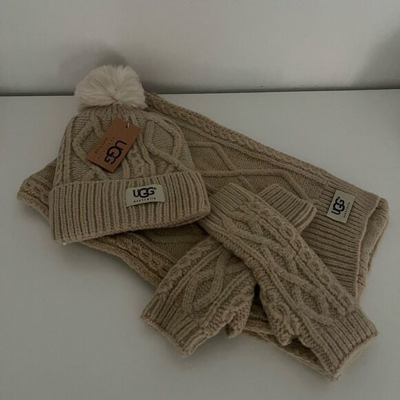 Ugg 3pc hat scarf and glove set tan - Picture 1 of 3
